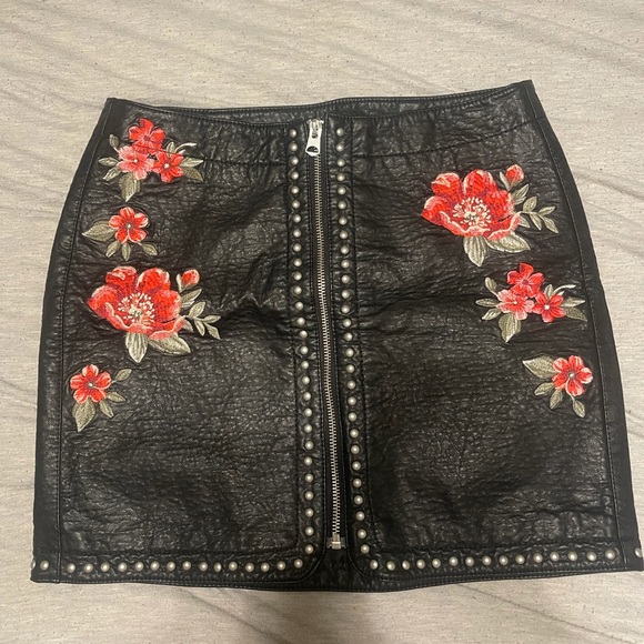American eagle embroidered skirt - Picture 2 of 8